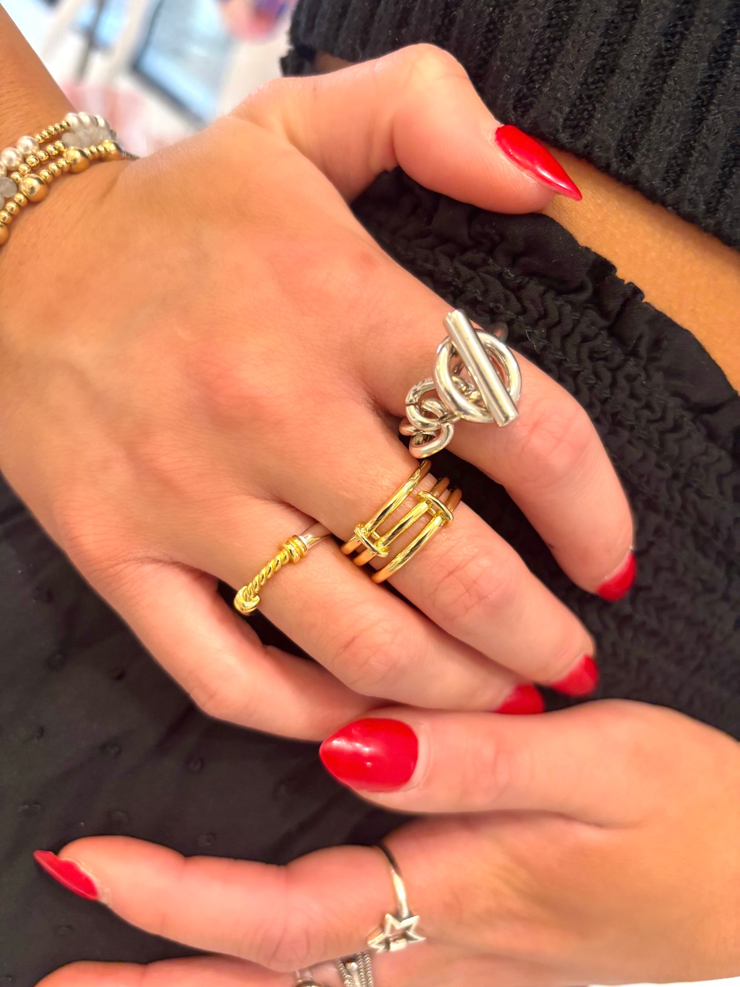Toggle Ring
