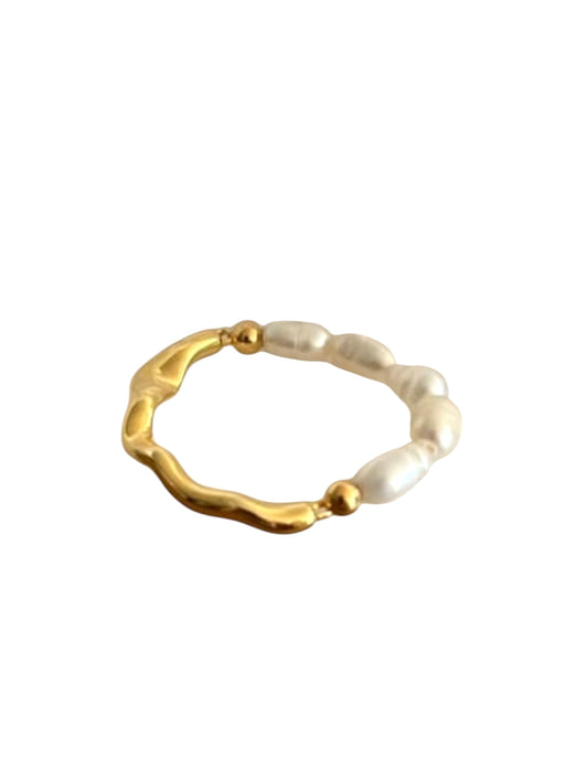 Poppy pearl ring