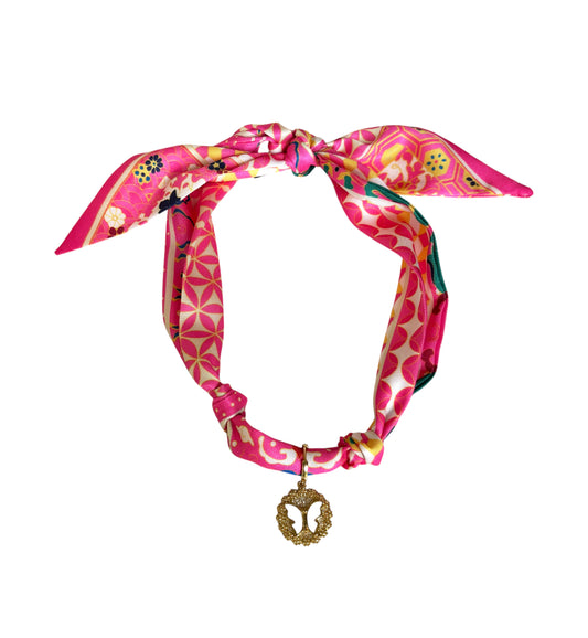 Poppy scarf necklace