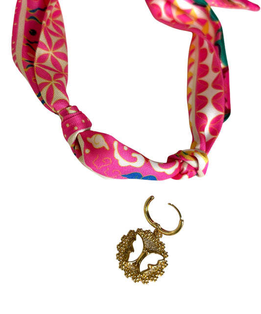 Poppy scarf necklace