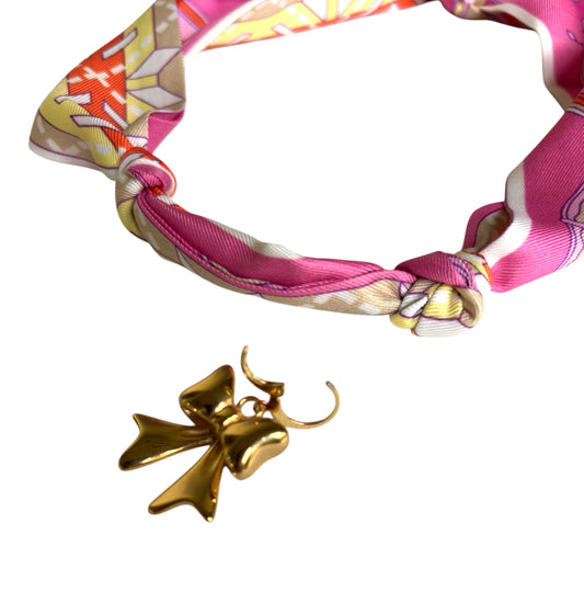 Ribbon charm