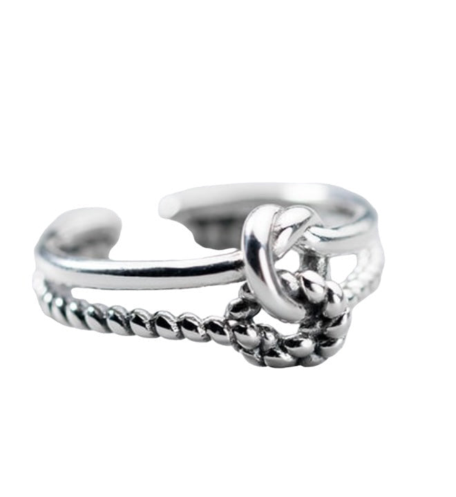 Knotted up ring silver