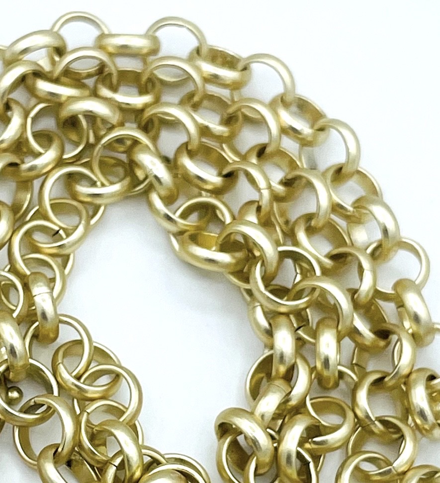 Gold rolo chain